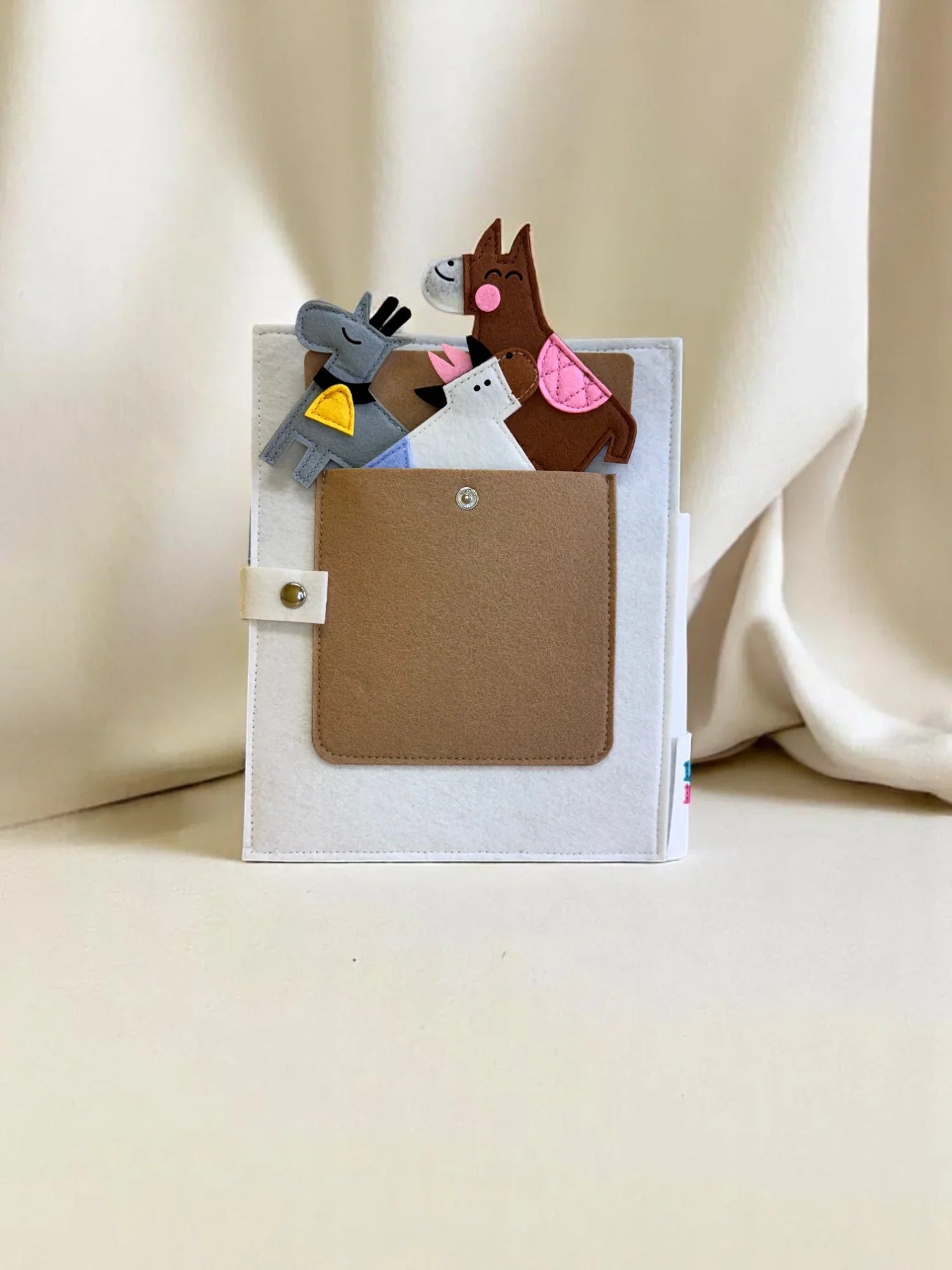 Set of animal-shaped cards in a holder
